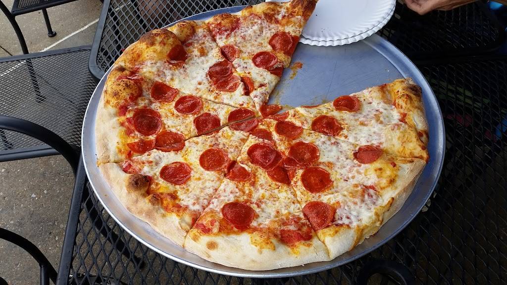 Milanos Pizza | restaurant | 4680 Merchants Park Cir #218, Collierville, TN 38017, USA | 9018530555 OR +1 901-853-0555