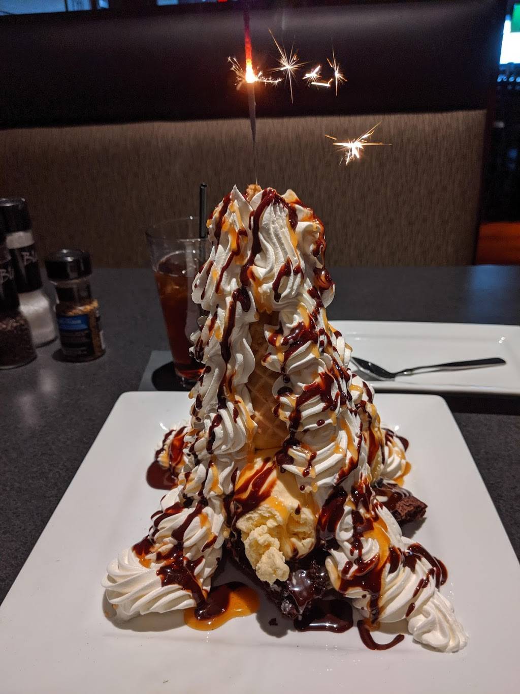 Black Rock Bar & Grill - Grand Rapids | restaurant | 3195 28th St SE, Kentwood, MI 49512, USA | 6163694047 OR +1 616-369-4047