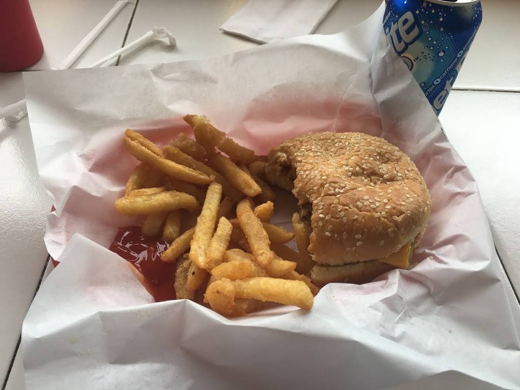 Dennis Pizza | restaurant | 4030 W 26th St, Chicago, IL 60623, USA | 7737627088 OR +1 773-762-7088