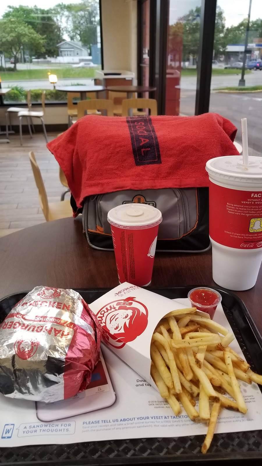 Wendys | restaurant | 22555 Woodward Ave, Ferndale, MI 48220, USA | 2485460261 OR +1 248-546-0261