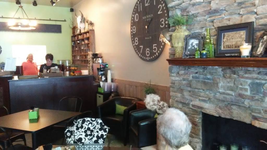 Cafe on Main | restaurant | 29 W Main St, Seville, OH 44273, USA | 3309754392 OR +1 330-975-4392