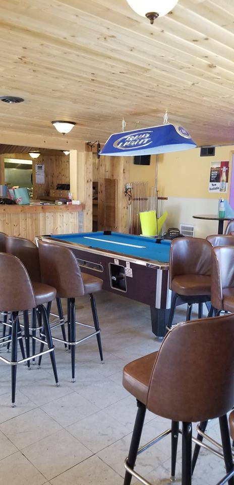 Lyndas Bar & Grill | restaurant | 212 E Centre St, Royalton, MN 56373, USA | 3203020117 OR +1 320-302-0117