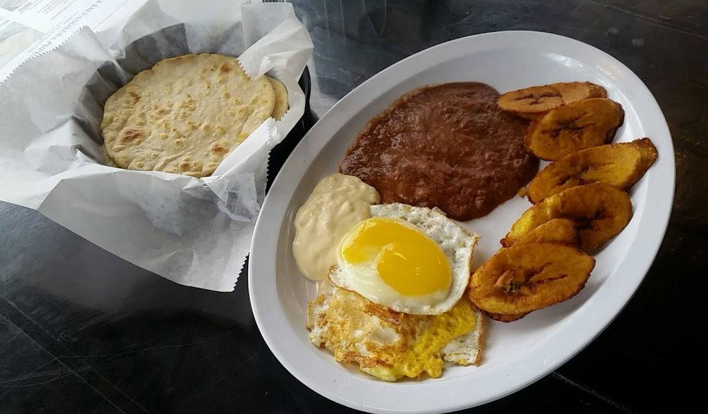 La Salvadoreña Restaurant | restaurant | 3285 Nicholson Dr, Baton Rouge, LA 70802, USA | 2252270141 OR +1 225-227-0141
