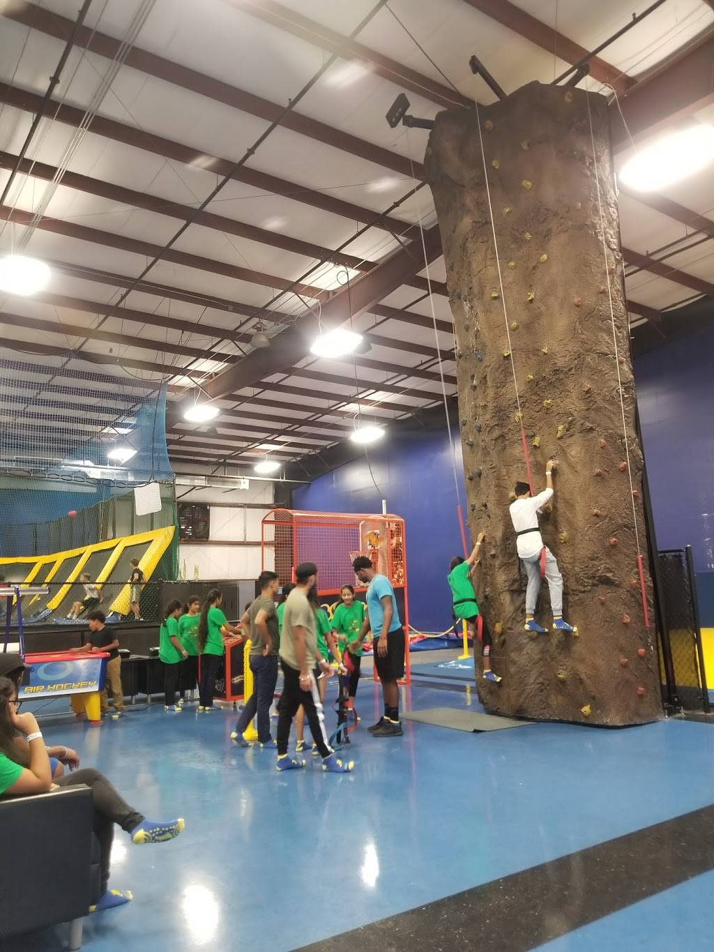 Boing Fun Center | meal takeaway | 532 S Econ Cir #120, Oviedo, FL 32765, USA | 4075427844 OR +1 407-542-7844