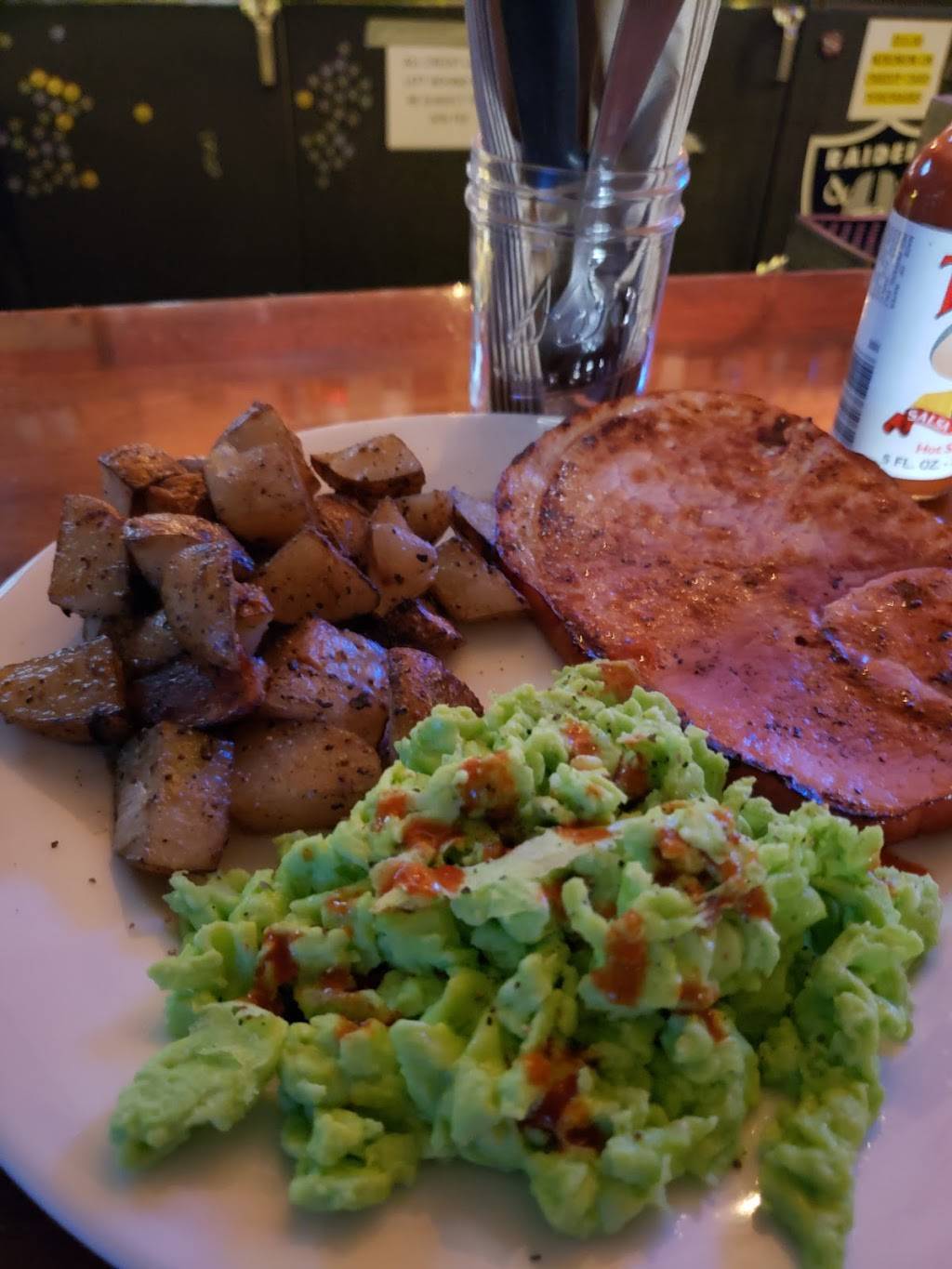 Whisk(e)y Barrel | restaurant | 151 W Alder St, Stockton, CA 95204, USA | 2099920232 OR +1 209-992-0232