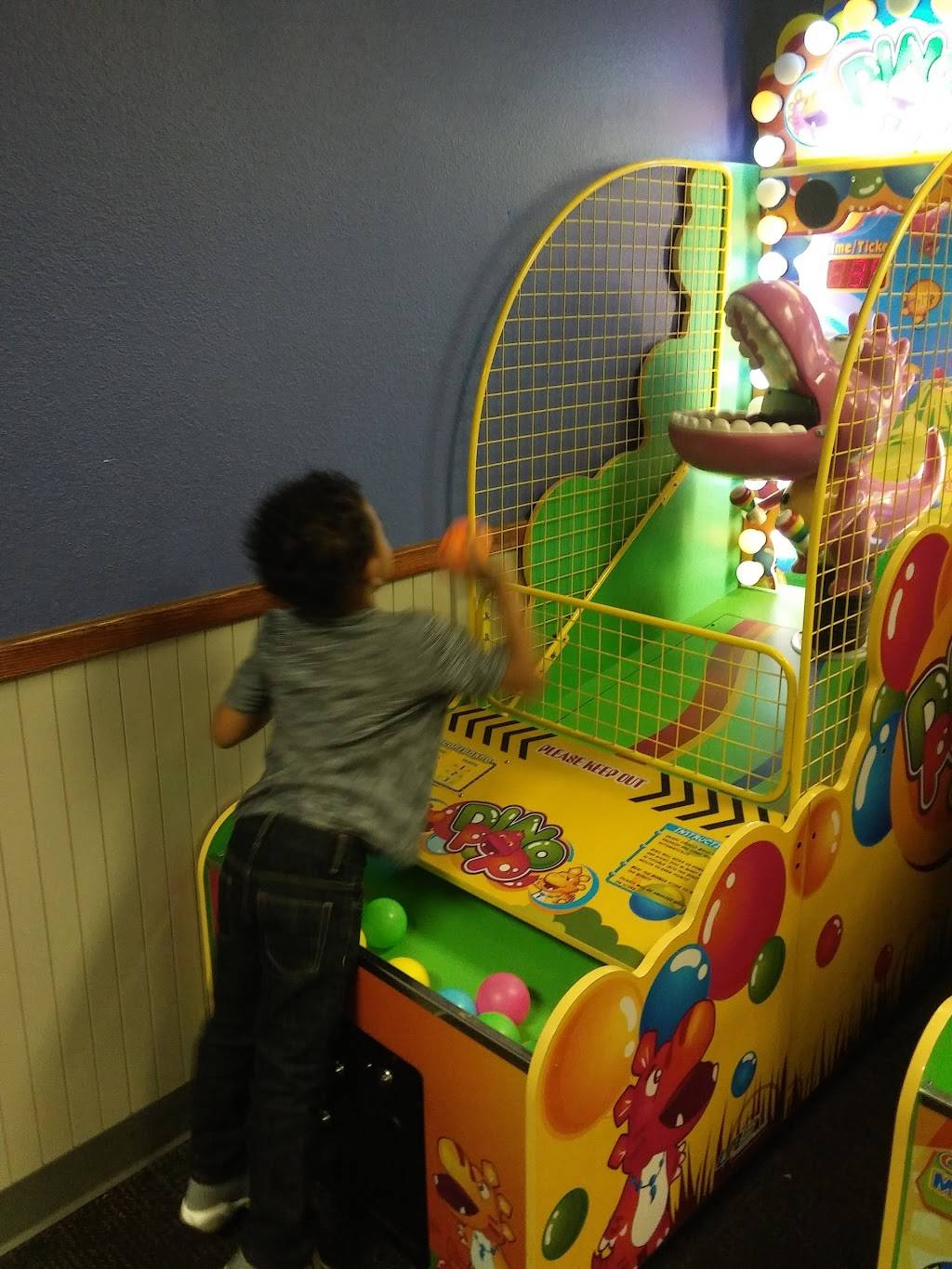 Chuck E. Cheeses | restaurant | 1143 Highland Ave, National City, CA 91950, USA | 6194746667 OR +1 619-474-6667