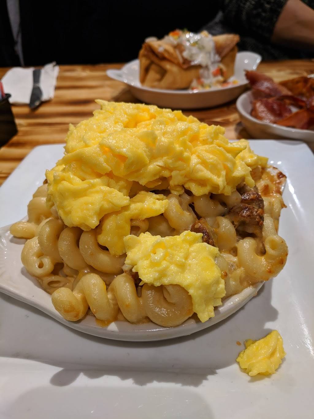 Patrick Js Irish Pub | restaurant | 3052 Twelve Mile Rd, Berkley, MI 48072, USA | 2482683909 OR +1 248-268-3909