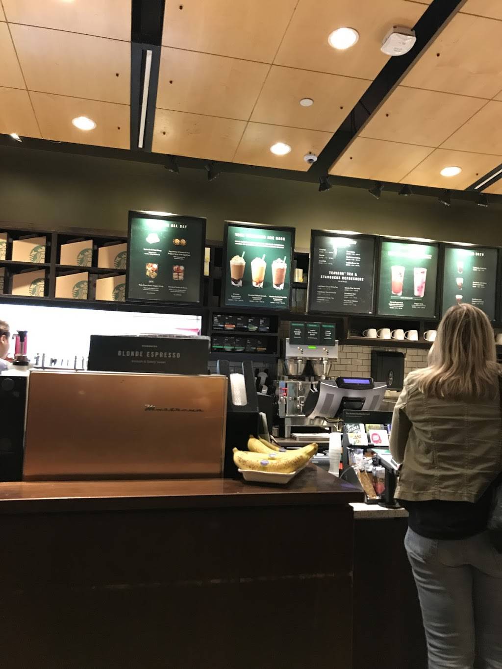 Starbucks | cafe | 2800 W Big Beaver Rd N122, Troy, MI 48084, USA | 2486495040 OR +1 248-649-5040