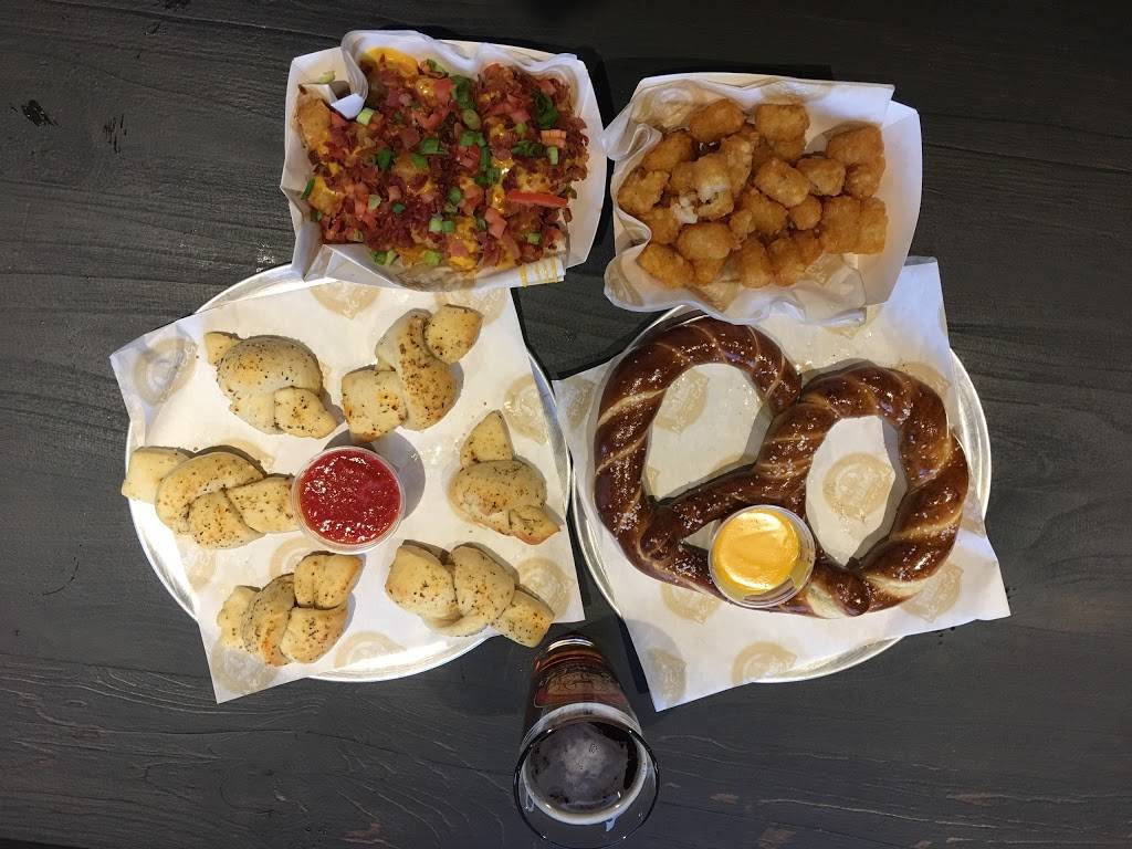 Me-n-Eds On Tap | restaurant | 1247 N. Wishon, Fresno, CA 93728, USA | 5594421247 OR +1 559-442-1247