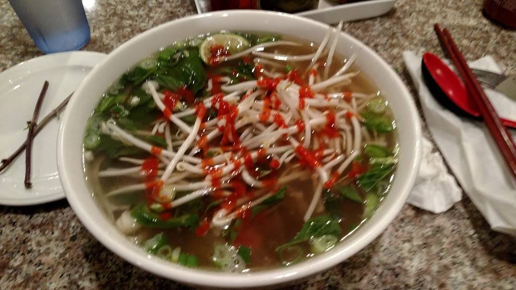 Pho Xe Lua | restaurant | 5331 Stockton Blvd, Sacramento, CA 95820, USA | 9164518838 OR +1 916-451-8838