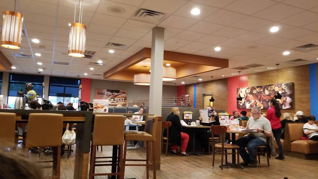 IHOP | restaurant | 2935 Hempstead Turnpike, Levittown, NY 11756, USA | 5165975490 OR +1 516-597-5490