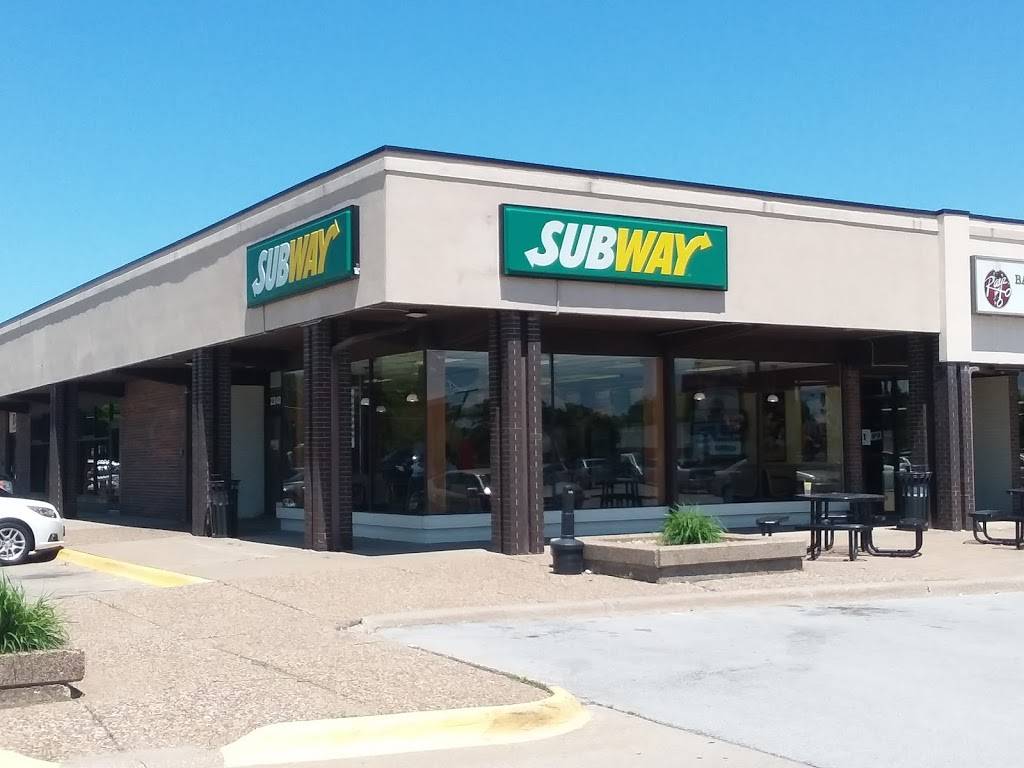 Subway Restaurants | restaurant | 3680 Avenue of the Cities, Moline, IL 61265, USA | 3097624685 OR +1 309-762-4685