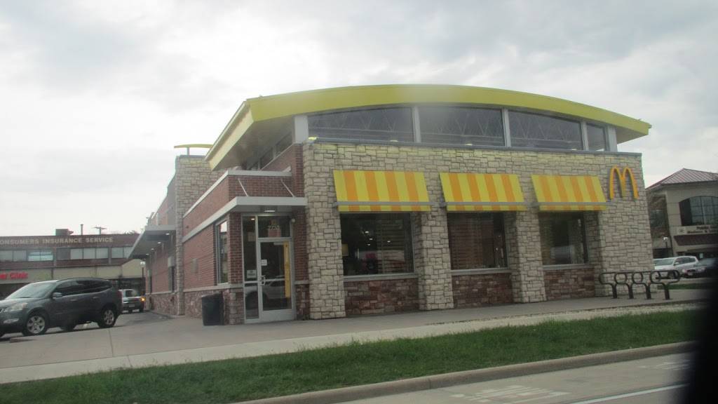 McDonalds | cafe | 2733 E Washington Ave, Madison, WI 53704, USA | 6082401665 OR +1 608-240-1665