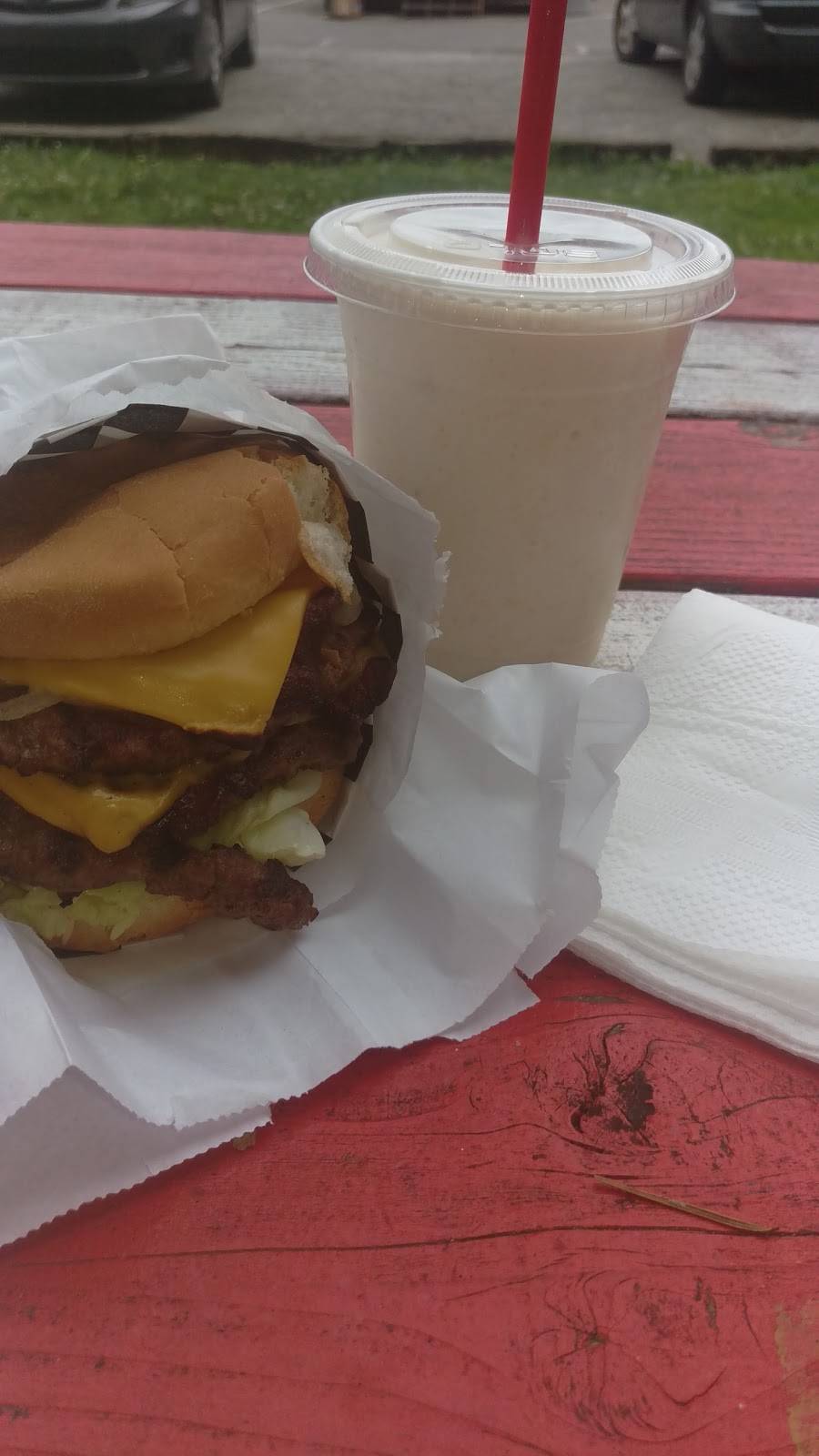 Vicks Burger Shack | restaurant | 31724 US-2, Sultan, WA 98294, USA | 3608636796 OR +1 360-863-6796