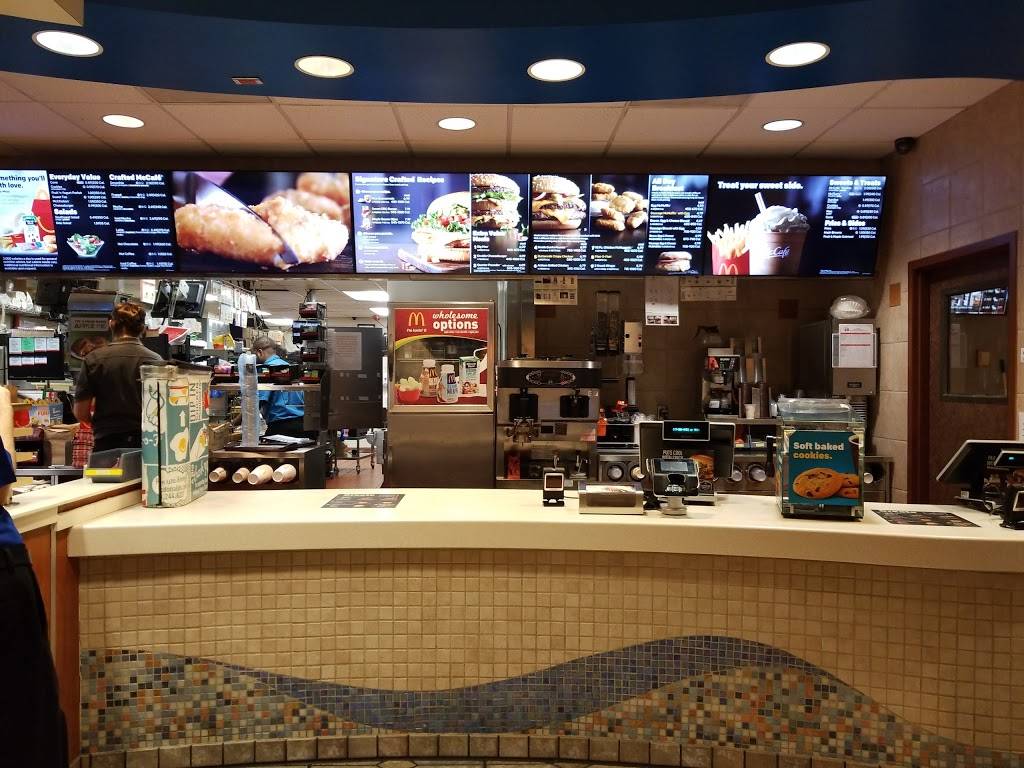 McDonalds | cafe | 4587 Town Center Pkwy, Jacksonville, FL 32246, USA | 9049961420 OR +1 904-996-1420