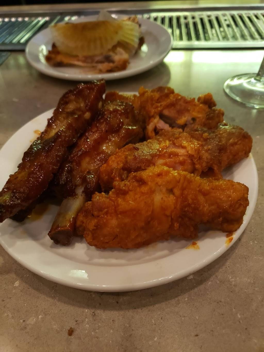 Shade Bar and Grill Restaurant | restaurant | 11 Tara Blvd, Nashua, NH 03062, USA | 6038889970 OR +1 603-888-9970