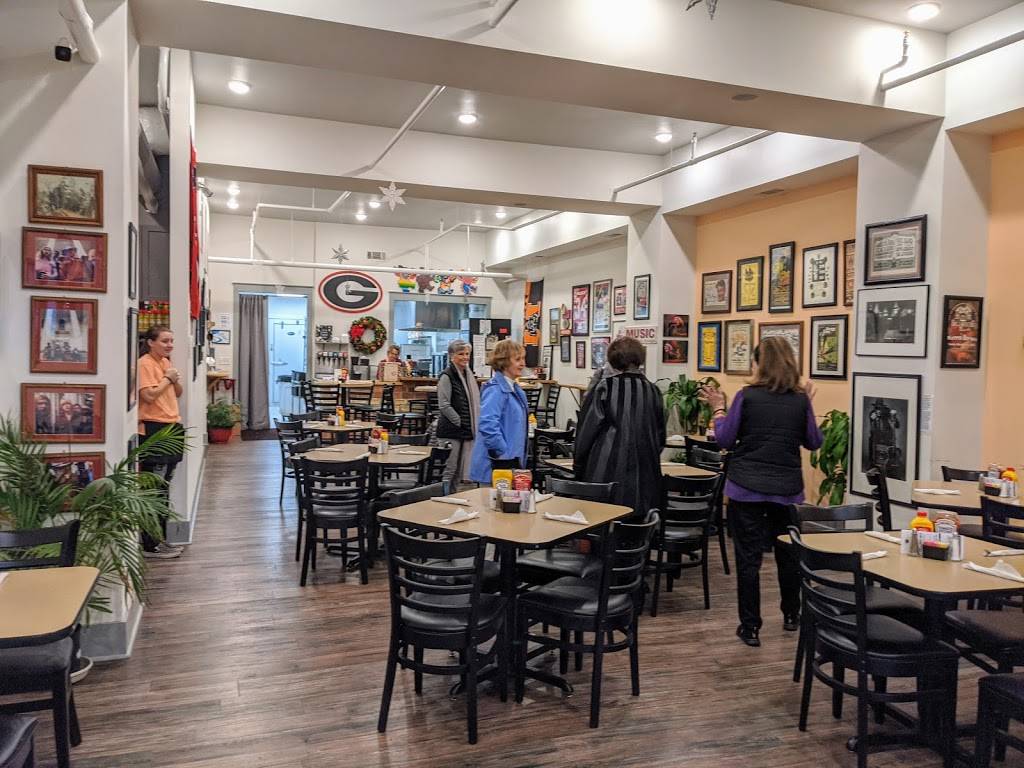 Famous Mikes | restaurant | 524 Poplar St, Macon, GA 31201, USA | 4782001122 OR +1 478-200-1122