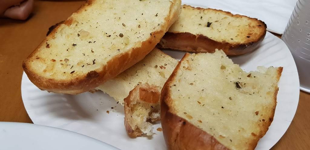 Alfredos Pizzeria | restaurant | 3022 Cañon St, San Diego, CA 92106, USA | 6192267827 OR +1 619-226-7827