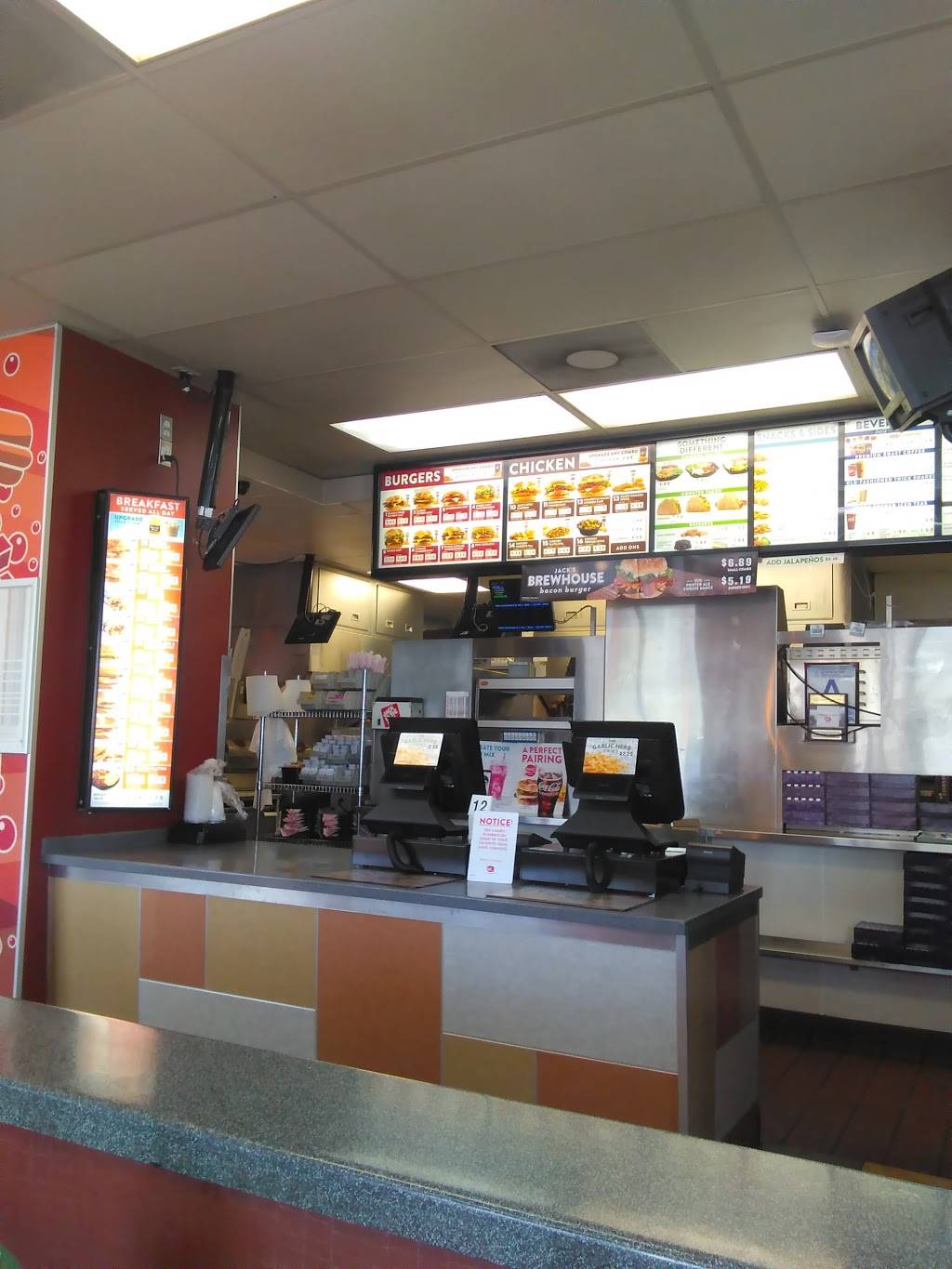 Jack in the Box | restaurant | 2710 E Riverside Dr, Ontario, CA 91761, USA | 9097731706 OR +1 909-773-1706