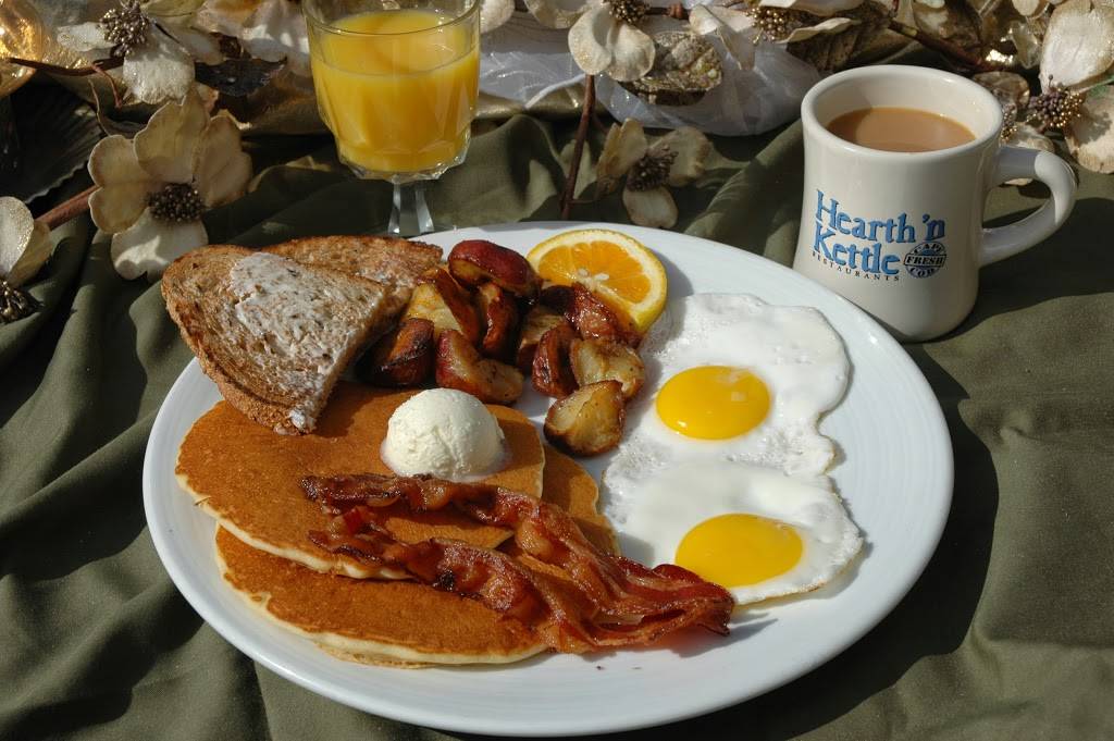 Hearth n Kettle Hyannis | restaurant | 1225 Iyannough Rd #3, Hyannis, MA 02601, USA | 5085682935 OR +1 508-568-2935