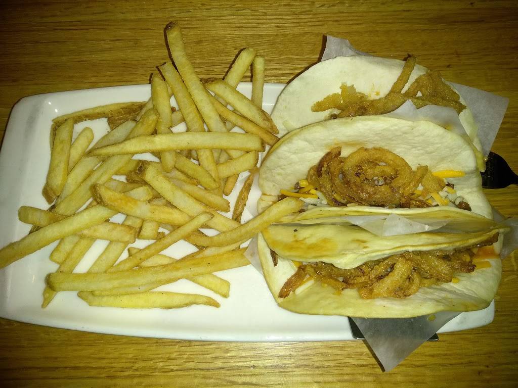 Applebees Grill + Bar | restaurant | 2720 Veterans Road West, Staten Island, NY 10309, USA | 7189431200 OR +1 718-943-1200