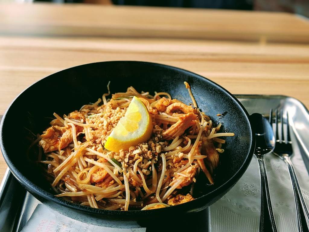 La Thai Cuisine | restaurant | 16351 Ford Rd C-108, Dearborn, MI 48126, USA | 3139145846 OR +1 313-914-5846