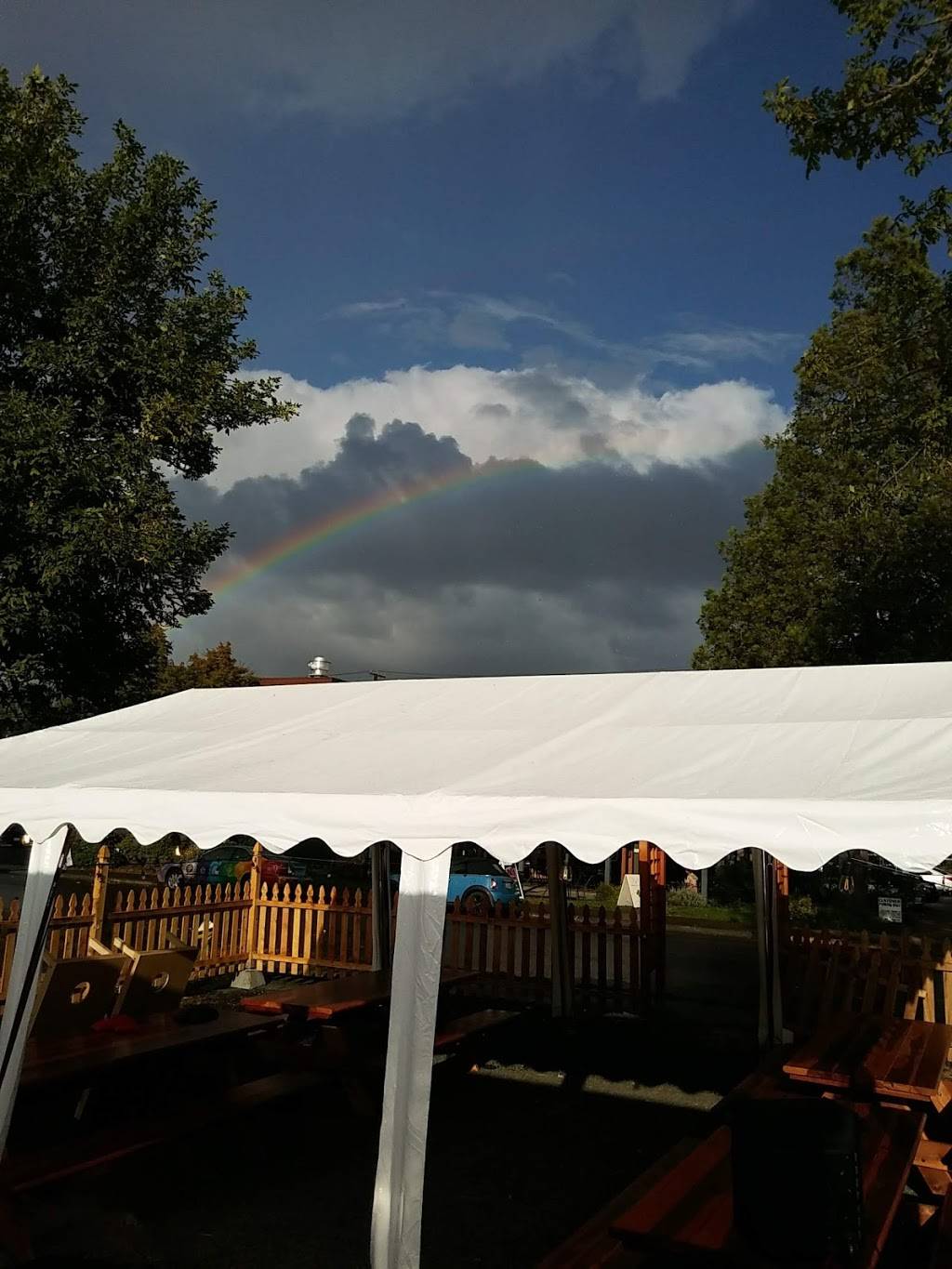 B’s Tap House | restaurant | 2760 Friendly St, Eugene, OR 97405, USA | 5415257556 OR +1 541-525-7556