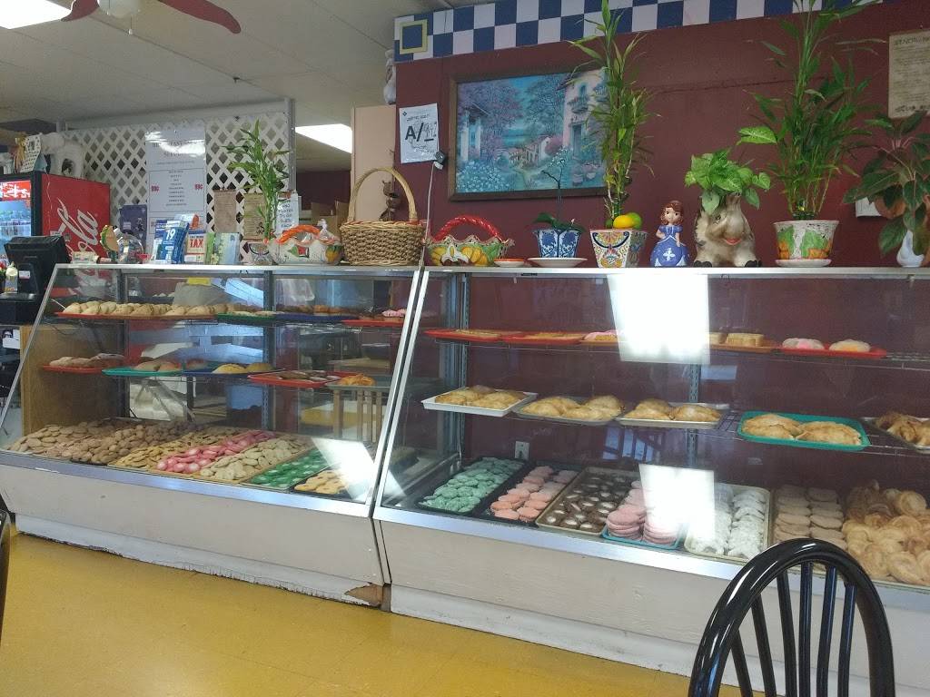 Mama Maggies Mexican Restaurant & Bakery | restaurant | 4054 Naco Perrin Blvd, San Antonio, TX 78217, USA | 2105900520 OR +1 210-590-0520