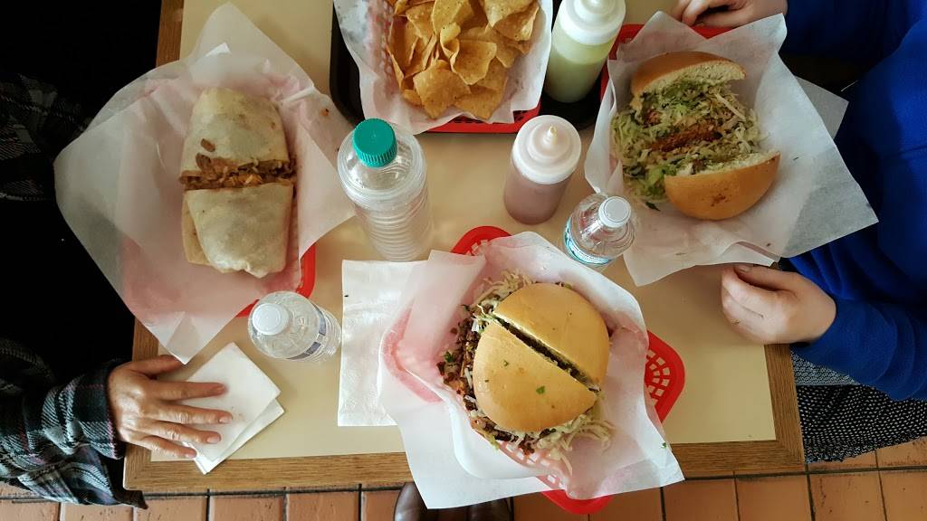 Tonys Place | restaurant | 2141 W Jefferson St, Joliet, IL 60435, USA | 8157444636 OR +1 815-744-4636