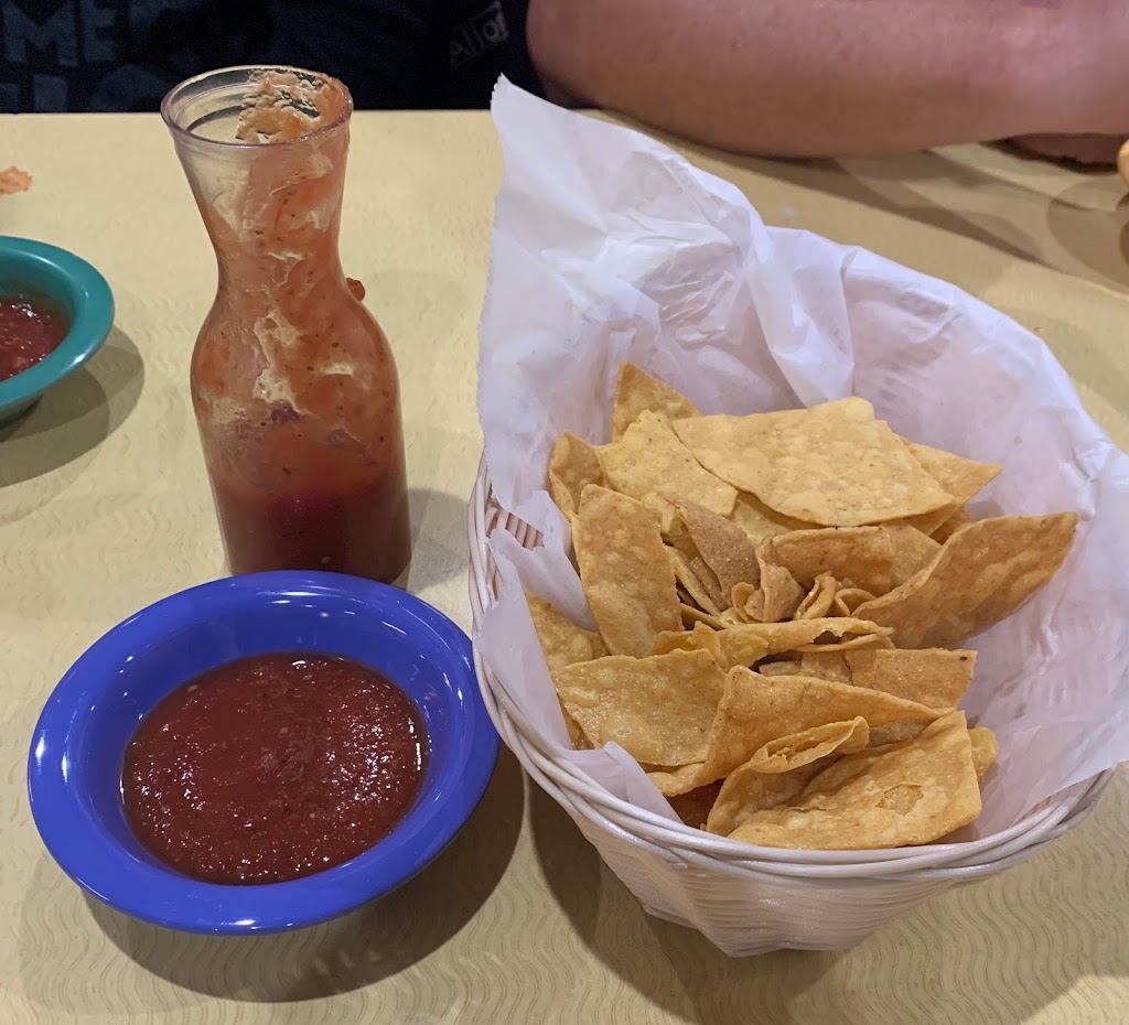 El Canelo | restaurant | 500 S 1st St, Hiawatha, KS 66434, USA | 7857408226 OR +1 785-740-8226