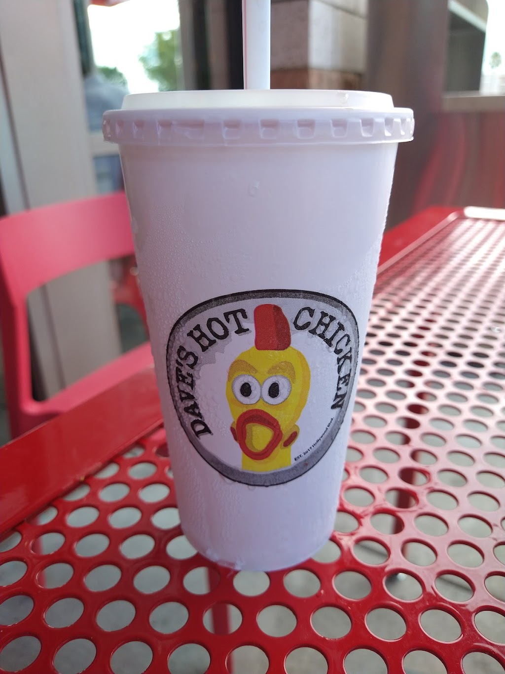 Daves Hot Chicken | restaurant | 557 N Alafaya Trail Suite 110, Orlando, FL 32828, USA | 4079179447 OR +1 407-917-9447