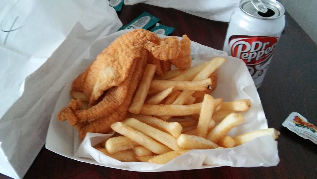 Louie Wingz and Catfish | restaurant | 454 S Greenwich St, Valparaiso, IN 46383, USA | 2195105426 OR +1 219-510-5426