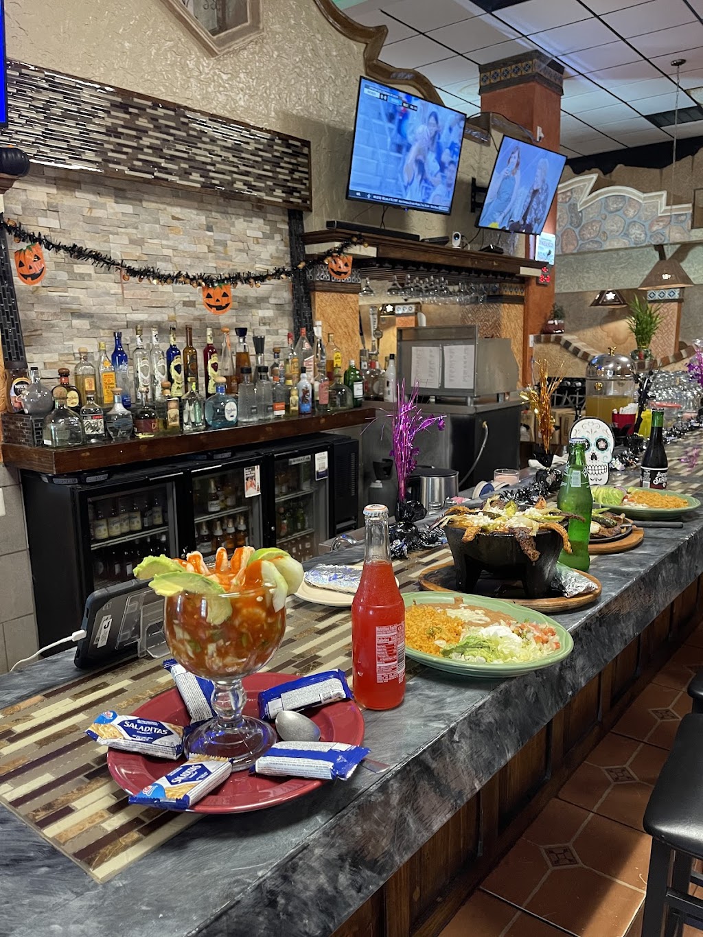 La Terraza | restaurant | 800 W Park Ave, Greenwood, MS 38930, USA | 6624594177 OR +1 662-459-4177