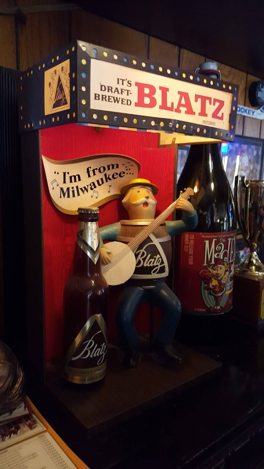 McCuskers Tavern | restaurant | 2601 S 17th St, Philadelphia, PA 19145, USA | 2153399238 OR +1 215-339-9238