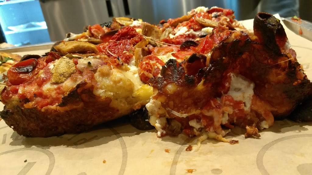 Pieology Pizzeria | restaurant | 1318 George Dieter Dr, El Paso, TX 79936, USA | 9153002729 OR +1 915-300-2729