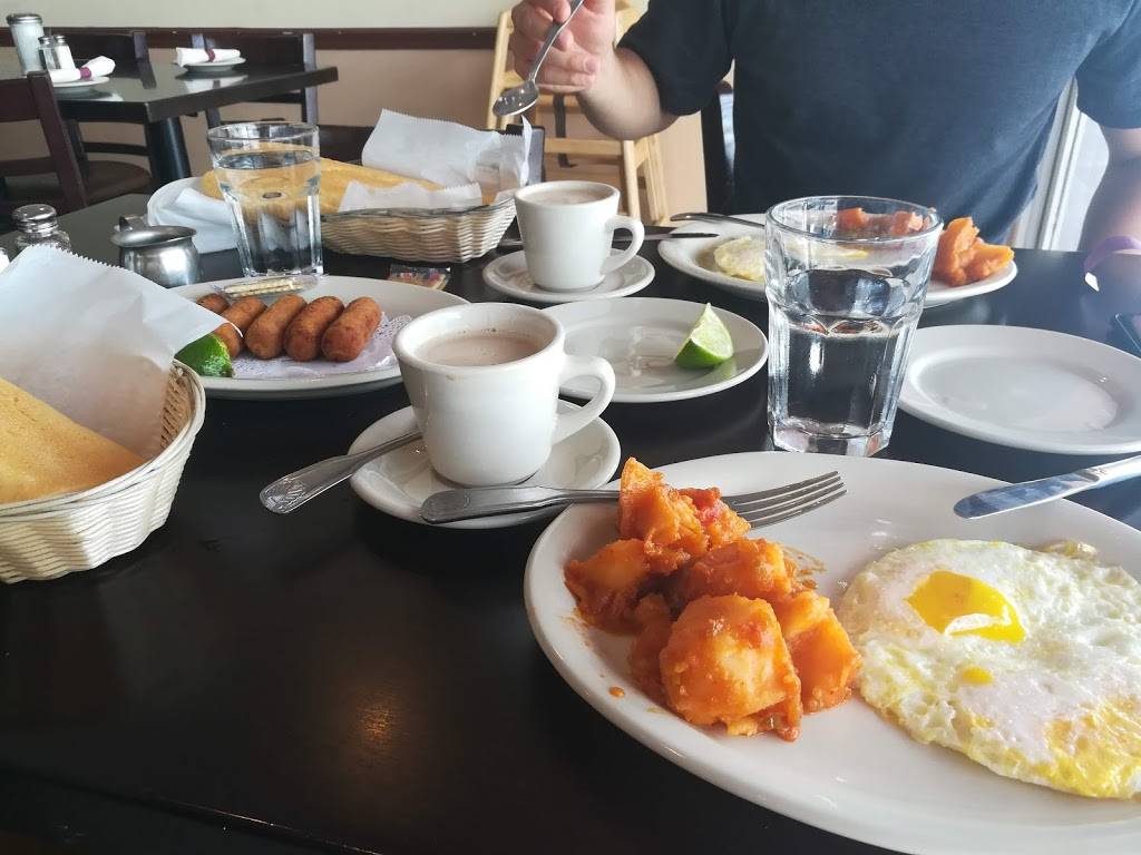 La Fragua Restaurante | restaurant | 7931 NW 2nd St, Miami, FL 33126, USA | 3052663226 OR +1 305-266-3226