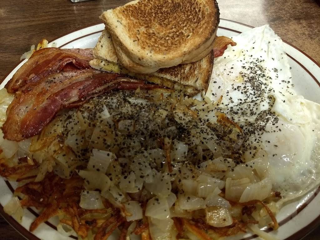 Kountry Kitchen | restaurant | 1920 N Mitchell St, Cadillac, MI 49601, USA | 2317754610 OR +1 231-775-4610