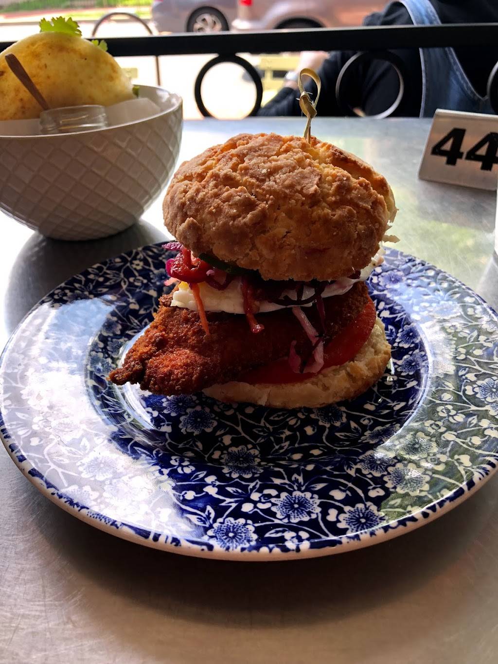 The Royal | restaurant | 501 Florida Ave NW, Washington, DC 20001, USA | 2023327777 OR +1 202-332-7777