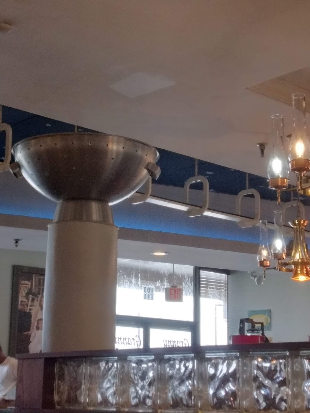 Granny Cantrells | restaurant | 103 W 23rd St, Panama City, FL 32405, USA | 8505229933 OR +1 850-522-9933