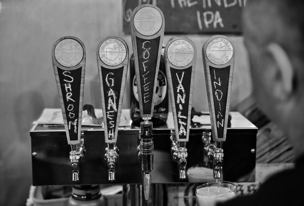 Birdfish Brewing Co. UP TOP | restaurant | 16 S Main St, Columbiana, OH 44408, USA | 3303339385 OR +1 330-333-9385
