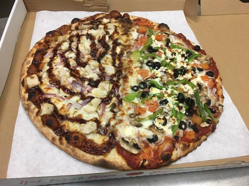 Lucys Pizza & Burgers | meal delivery | 624 E Colorado St, Glendale, CA 91205, USA | 8182416330 OR +1 818-241-6330