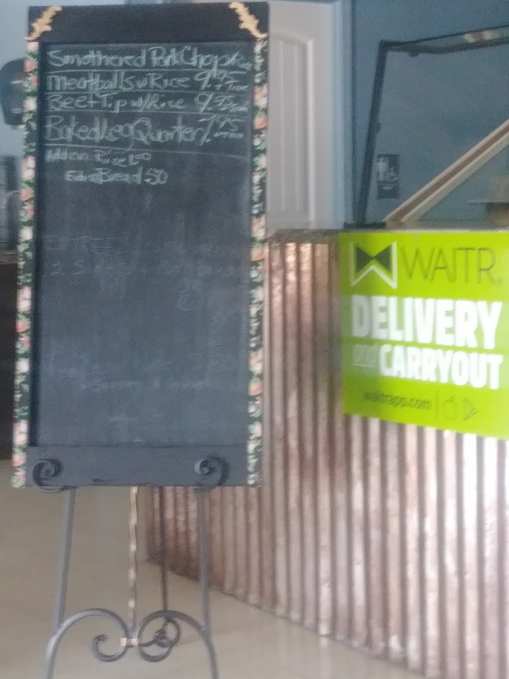 Girlfriends Famous Restaurant | restaurant | 2500 3rd St, Alexandria, LA 71302, USA | 3187046807 OR +1 318-704-6807