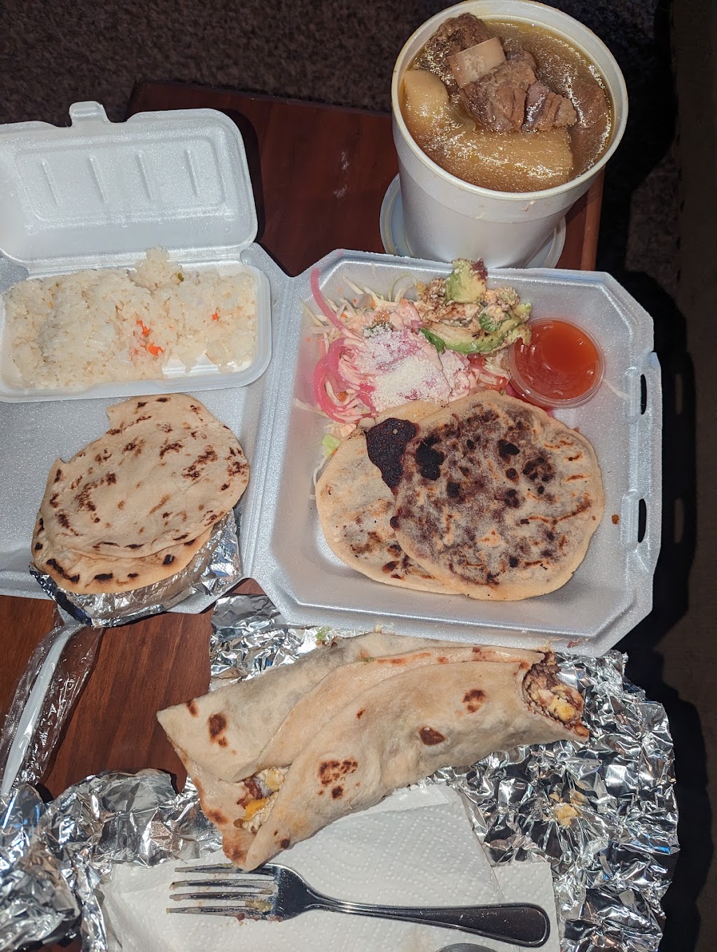 EL RINCON CATRACHO | restaurant | 435 N Pleasantburg Dr, Greenville, SC 29607, USA | 8644307473 OR +1 864-430-7473