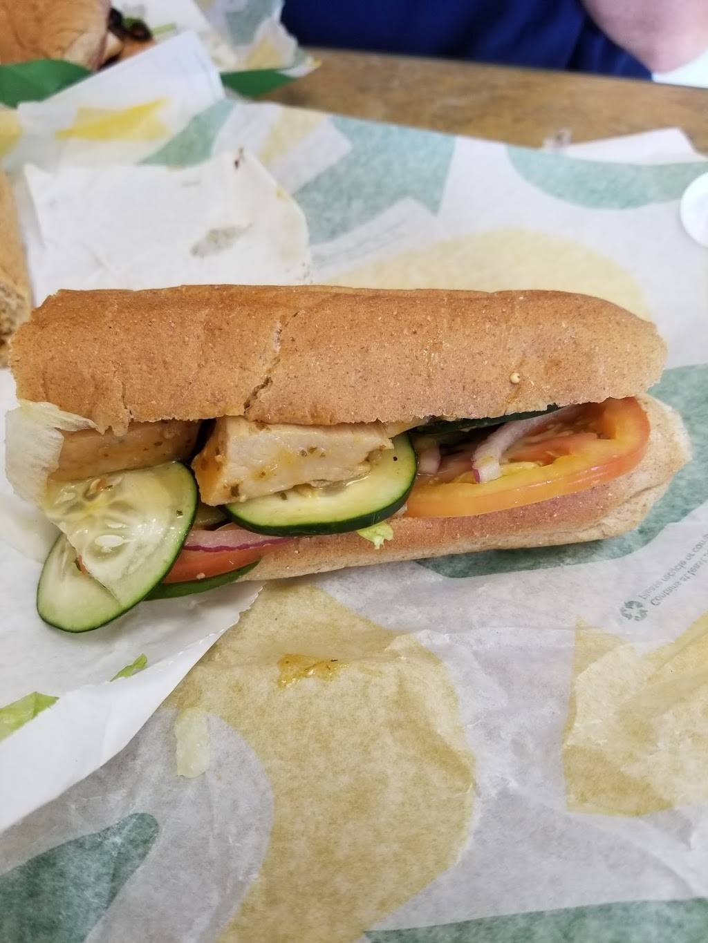 Subway Restaurants | restaurant | 1820 FM 51 S Ste 3, Hollys Center, Decatur, TX 76234, USA | 9406276616 OR +1 940-627-6616