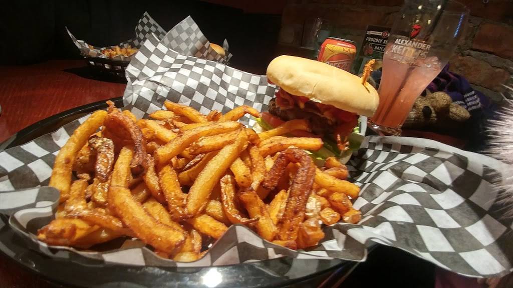 Jo Blos Bar & Grill | restaurant | 231 St Paul St W, St. Catharines, ON L2S 2E3, Canada | 2893625522 OR +1 289-362-5522