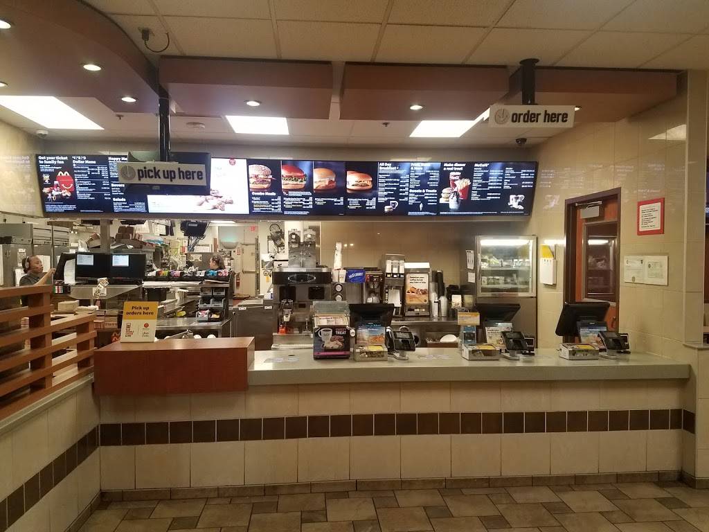 McDonalds | cafe | 16921 Halfway Blvd, Hagerstown, MD 21740, USA | 3015825070 OR +1 301-582-5070