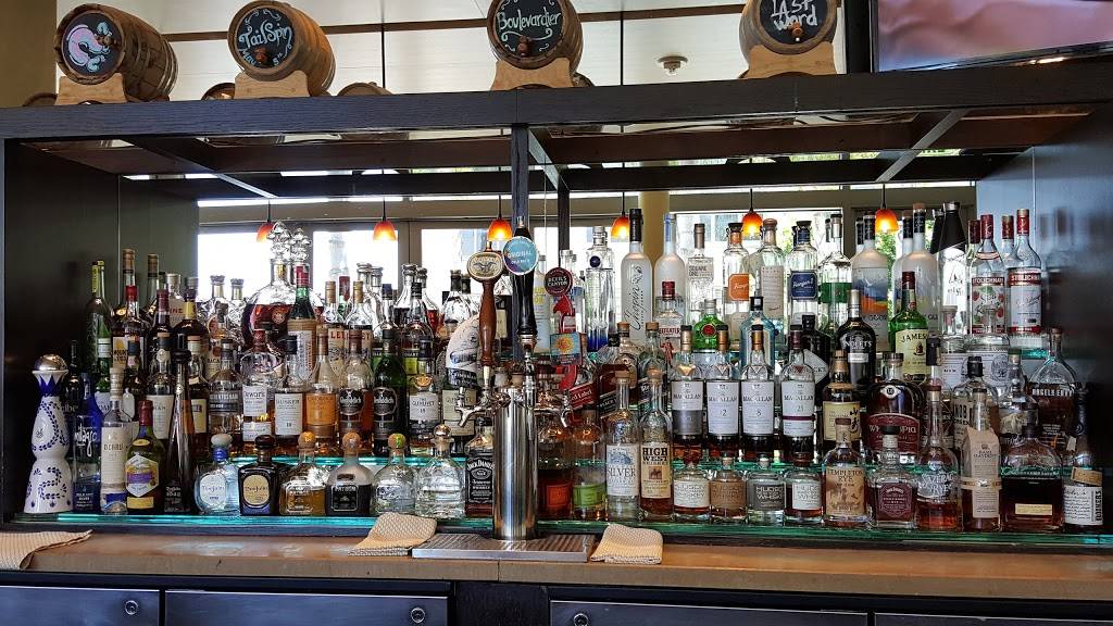 Quattro | restaurant | 2050 University Ave, East Palo Alto, CA 94303, USA | 6504702889 OR +1 650-470-2889