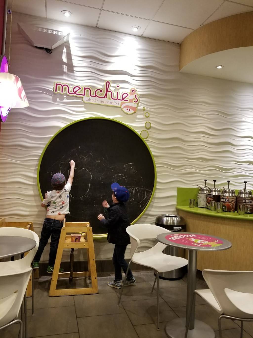 Menchies Frozen Yogurt | bakery | 5617 Paseo Del Norte Ste 120, Carlsbad, CA 92008, USA | 7609291000 OR +1 760-929-1000