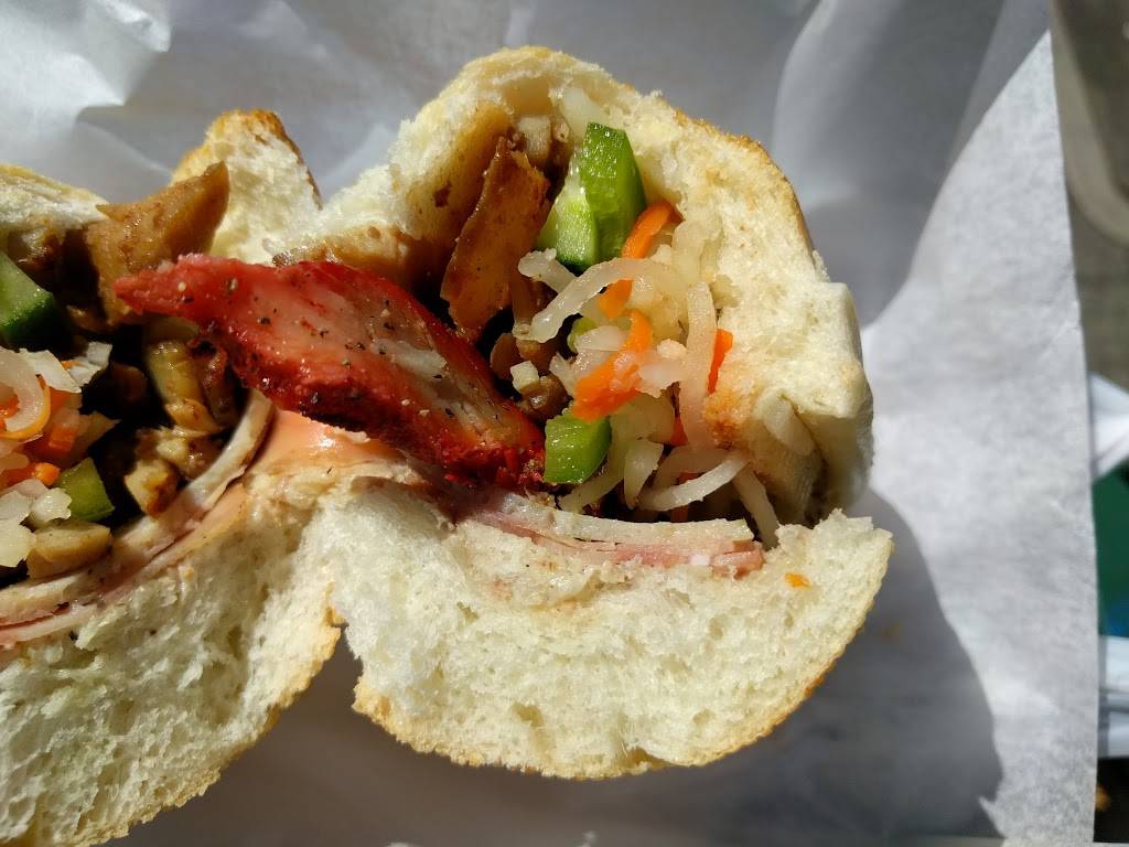 Fung Wong Bakery | restaurant | 833 International Blvd, Oakland, CA 94606, USA | 5108328182 OR +1 510-832-8182