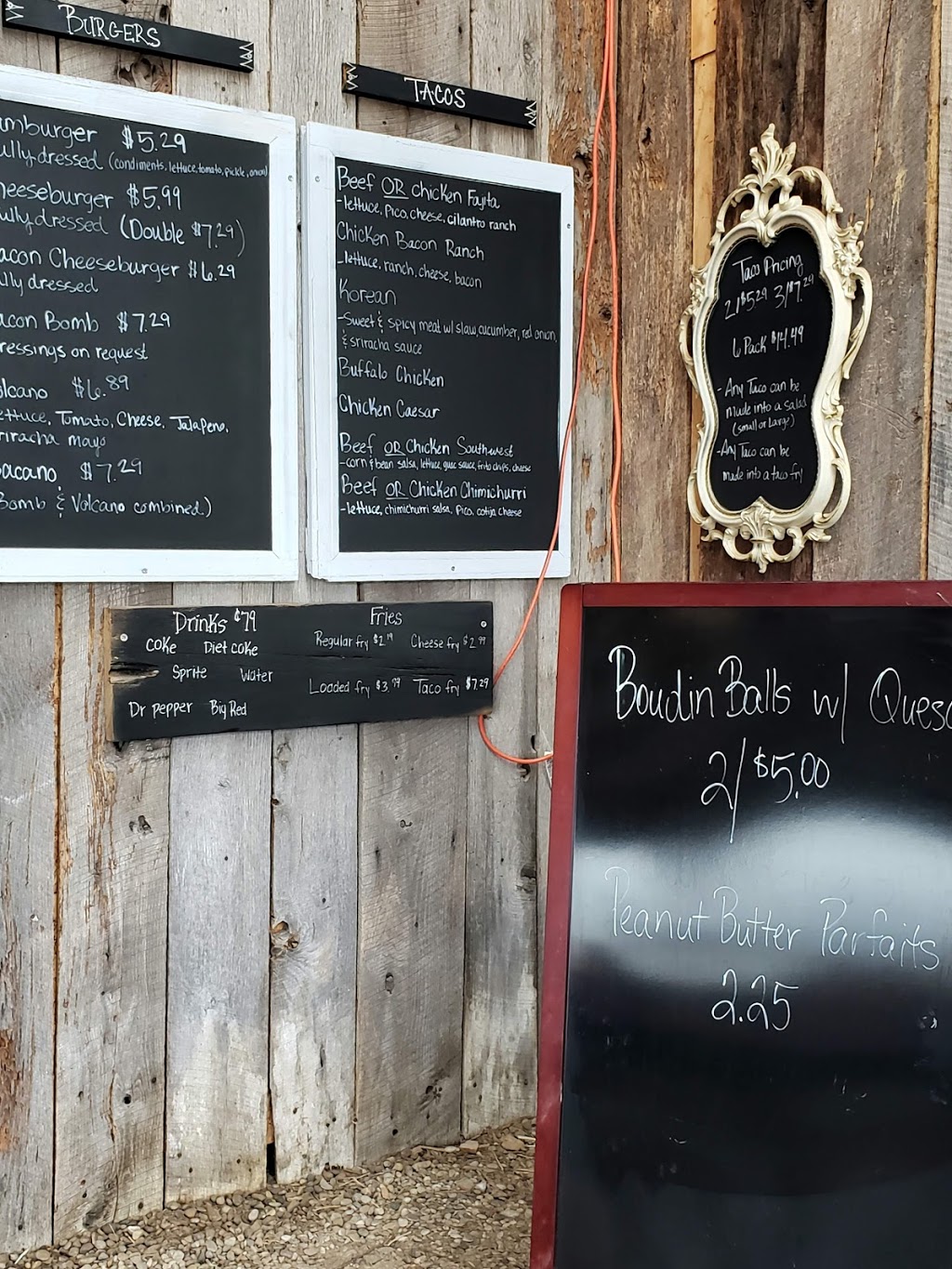 The Locals Food Trucks and Outdoor Cafe | restaurant | Brandenburg, KY 40108, USA | 2704223667 OR +1 270-422-3667